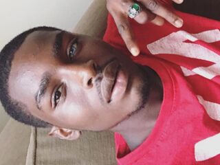 Ex-gevangene 'Prison Bae' krijgt modellencontract na viral mug shot