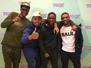 "Andere rijbaan", "op kleur" en "pelikula"? Broederliefde legt het uit!