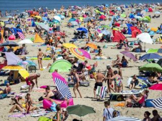 NS luidt noodklok: 'Kom níet naar Zandvoort!'