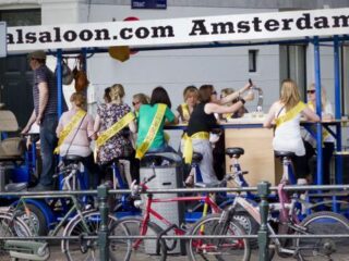 De bierfiets wordt nu écht verboden in het centrum van Amsterdam