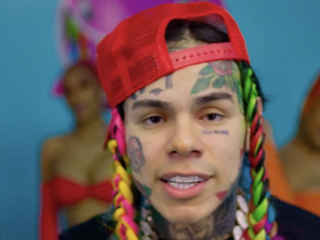 6ix9ine valt keihard door de mand na gelekte beelden