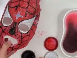 UMC Utrecht beschildert bestralingsmaskers voor jonge kankerpatiëntjes