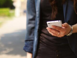 WhatsAppend de straat oversteken binnenkort verboden in Honolulu