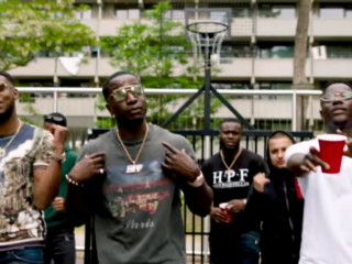 SBMG joint FRSH op nieuwe track 'We Zijn Je Voor'