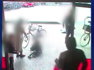 Man mishandelt 6-jarig jongetje in Amsterdam, beelden vrijgegeven