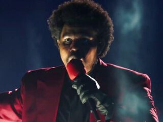 The Weeknd wint twee VMA's en geeft sick optreden op wolkenkrabber in New York