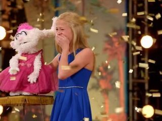 America's Got Talent-jury zwaar onder de indruk van buikspreekster (12)