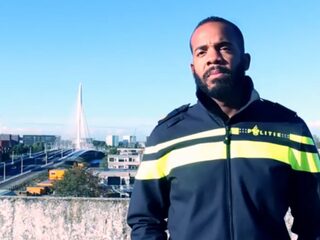 Politieagent Dwight over discriminatie op de werkvloer: "Ik ga niet liegen, het is voorgekomen"