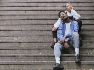 PRIMEUR: James Francis verliefd in video van 'Hit Me Up'