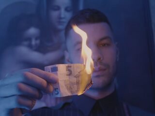 Ome Omar, Lady Bee en Mr. Wonder doen Gek Dom Lit