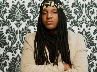 Jonna Fraser trakteert op drie nieuwe tracks voor zijn verjaardag