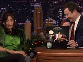 Cardi B laat Jimmy Fallon lachen in raar interview