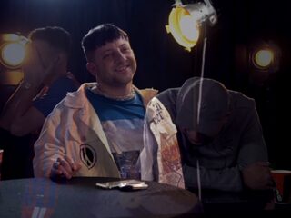 Mr. Polska vertelt Supergaande hoe zijn piemel scheurde