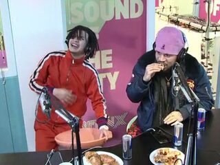 'Vader en zoon' Bokoesam en Jacin Trill zijn de koningen van karaoke