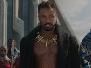 Shirtless Michael B. Jordan zorgt ervoor dat tiener haar beugel kapot bijt