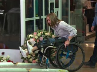 Verlamd meisje dat aanslag in Brussel overleefde geeft indrukwekkende speech: ''Ik ben gelukkig nu''