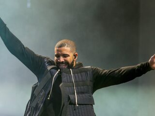 Drake brengt keiharde 'Nice For What'-clip uit met bekende powervrouwen