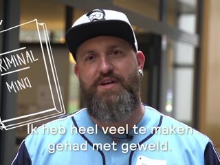 Human Library pakt vooroordelen aan: leen een mens en zijn levensverhaal