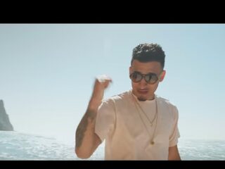 Nesim Najih maakt zijn mama proud met nieuwe zomerse track