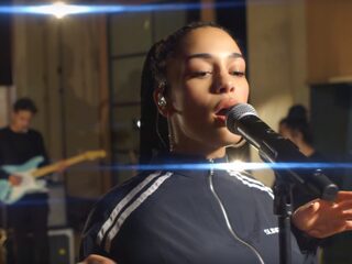 Deze 'No Scrubs'-cover van Jorja Smith is je tijd zeker waard