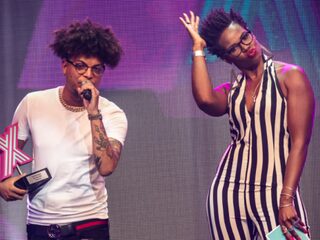 Ronnie Flex: ''Bubbels en Gloss: die afro is gewoon viraal, suck a dick''