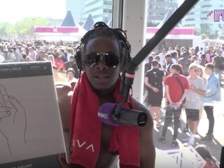 Jhorrmountain ontvangt platinum plaat voor Coño op Oh My! Music Festival