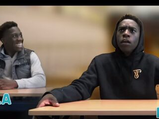 Ta Joela imiteert Mula B, Broederliefde en Bizzey in Rappers In De Klas