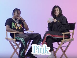 Kylie Jenner stelt Travis Scott 23 vragen en kijkers krijgen er geen genoeg van