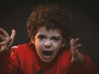 Politie 'verjaagt monsters' uit kamer van 6-jarige