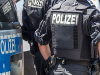 Moeder 'verkoopt' zoon op internet aan pedofielen en krijgt 12,5 jaar cel