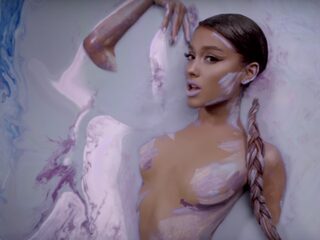 Fans zijn hysterisch over Ariana Grandes 'Sweetener' en dit is waarom