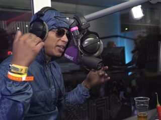 Young Ellens stuurt nog steeds eigen naaktfoto's rond (Encore Festival)