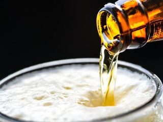 Artiesten beschermen zich steeds vaker in contract tegen bierdouches