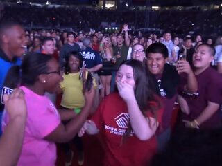 Beyoncé, Jay Z en DJ Khaled verrassen student (17) met studiebeurs van $100.000