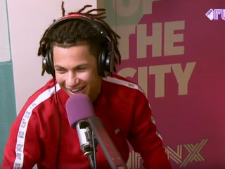 Jacin Trill tjapt bij liefdesverdriet alles van cheesecake tot oreo's