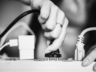 Vaker brand bij gezinnen door apparaten in de lader