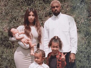 Waarom Kim K en Kanye hun vierde kind via een draagmoeder krijgen