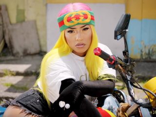 Nandoleaks met Stefflon Don, Nicole Bus, Kempi en Tyga