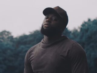 Engelse rapper Cadet (28) om het leven gekomen bij tragisch auto-ongeluk