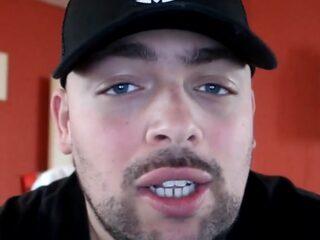 Qucee openhartig over zijn angsten: "Ik durfde niet alleen naar buiten"