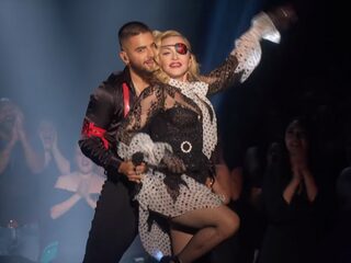 Maluma treedt op met Madonna bij Billboard Awardshow