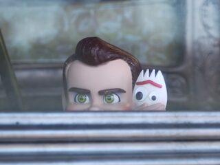 Angstaanjagende Chuckie bedreigt 'Toy Story 4' na release nieuwe trailer