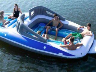 Wordt de opblaasbare speedboot de nieuwste floaty-hit?