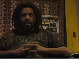 J. Cole geeft je een kijkje achter de schermen met Revenge of the Dreamers-docu