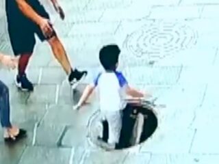 Nieuwsgierig jongetje (3) valt in put in China