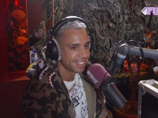 Bizzey geeft liefdesadvies over chicks fixen en twerken!