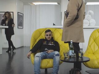 Ashafar krijgt onterecht schuld van breken superduur kunstwerk