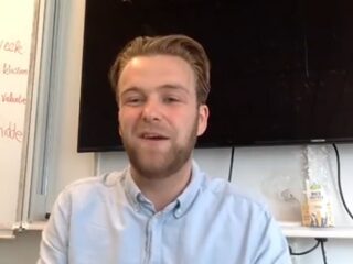 Meester Hidde rapt voor zijn leerlingen: "Leuk om mijn hobby en baan te combineren"