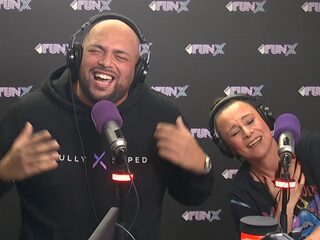 Qucee en Trijntje Oosterhuis gaan helemaal los tijdens duet