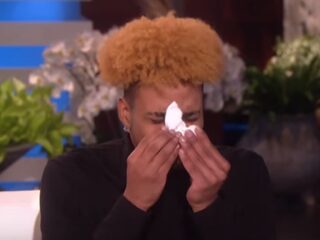 Ellen DeGeneres maakt jongen (18) aan het huilen met mega-verrassing
